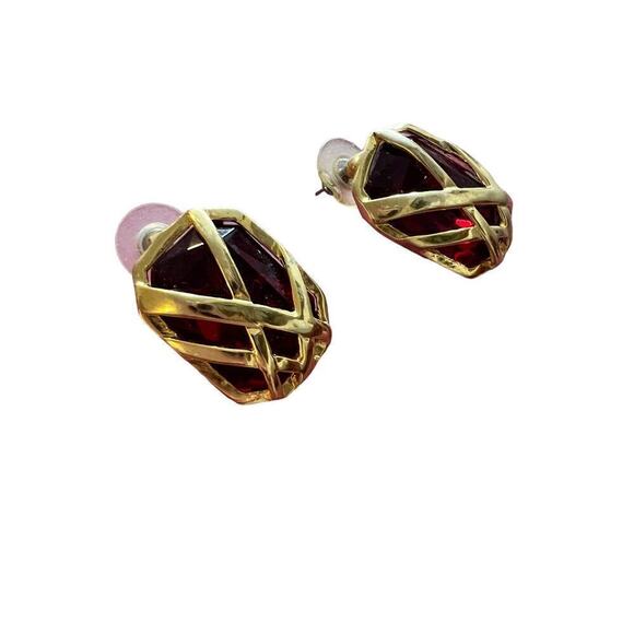 Vintage gold tone earrings with a red Gem in the middle - Picture 2 of 4